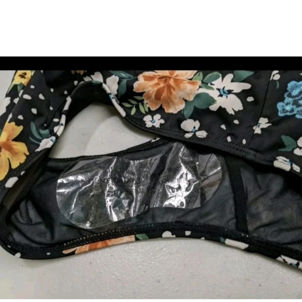 NWT Torrid 5 Wireless Bandeau Belted One Piece Swimsuit 5X 1 Pc Swim #5000
